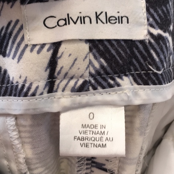 GUC Calvin Klein Shorts - Picture 3 of 6